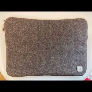 New protective sleeve for 14” or 15” laptop